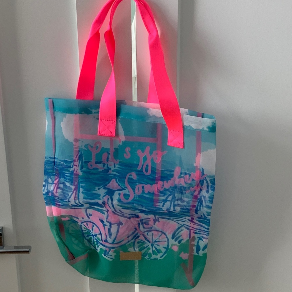Lilly Pulitzer Colorful mesh Tote Bag with Pink Handles. NEW NEVER USED.